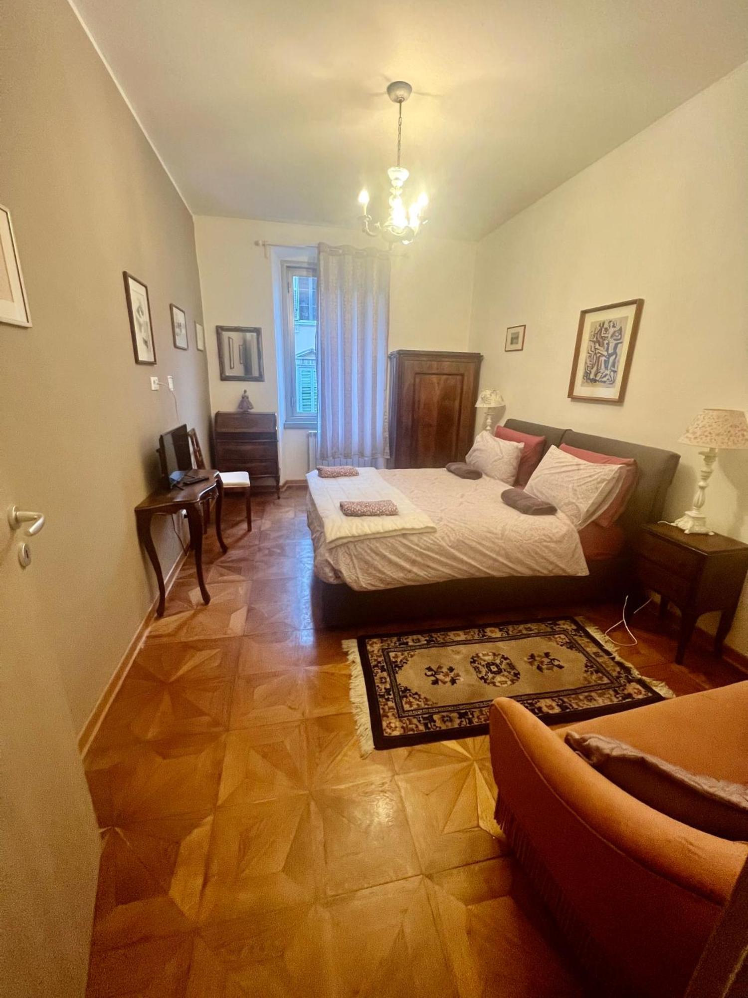 Alla Scalinata del Teatro Rossetti Trieste Esterno foto