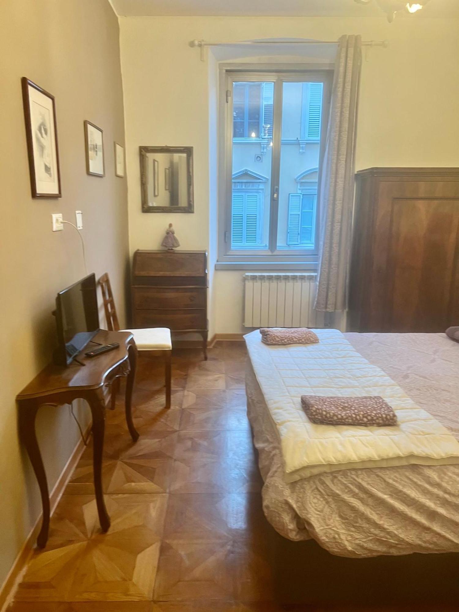 Alla Scalinata del Teatro Rossetti Trieste Esterno foto